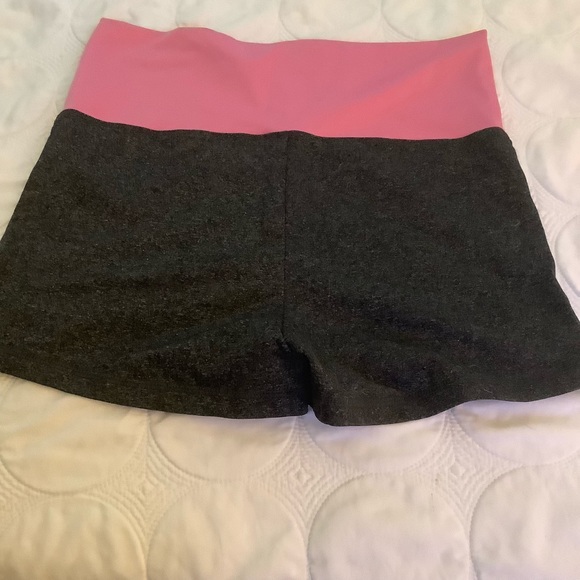 Exercise shorts pants - Picture 1 of 5